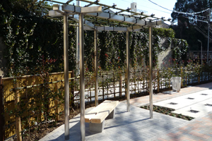 休憩用のベンチ